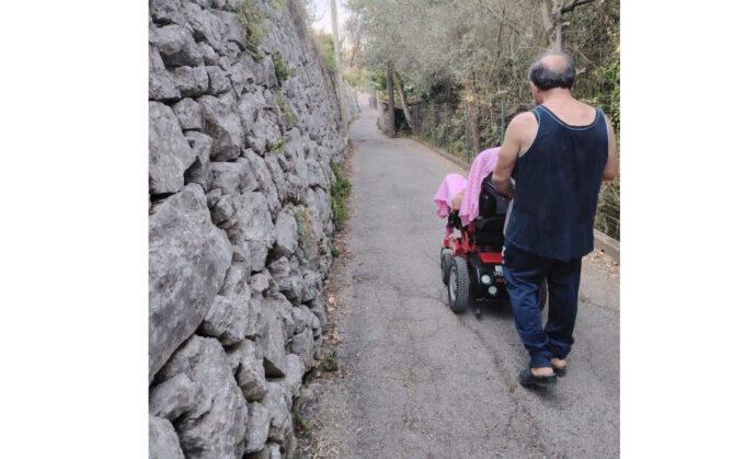 Via Campidoglio, l’appello al Comune di Vico Equense: una famiglia chiede un intervento urgente