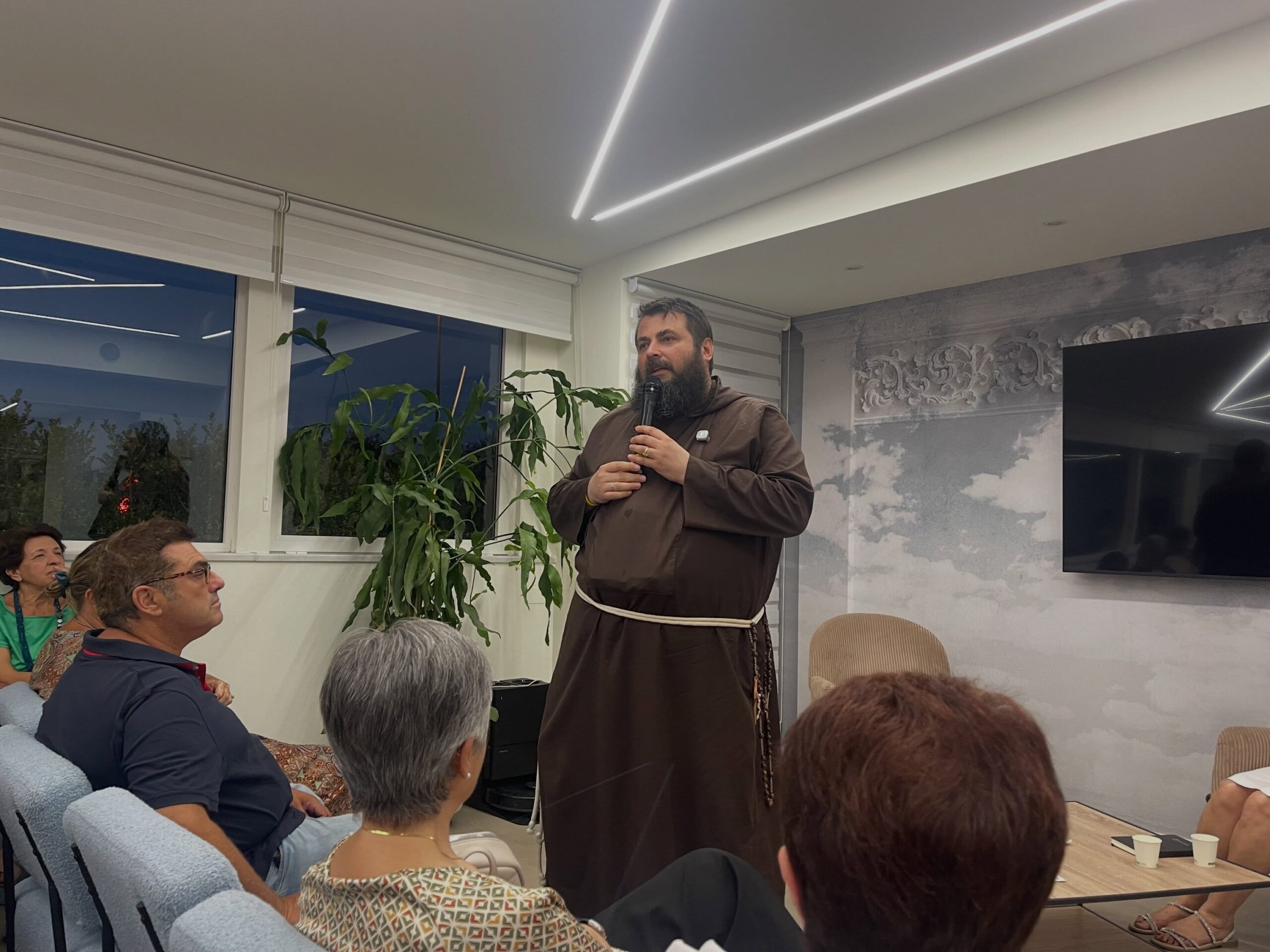 Piano di Sorrento, alla Parrocchia di Mortora una serata di fede e silenzio con Fra Emiliano Antenucci – FOTOGALLERY