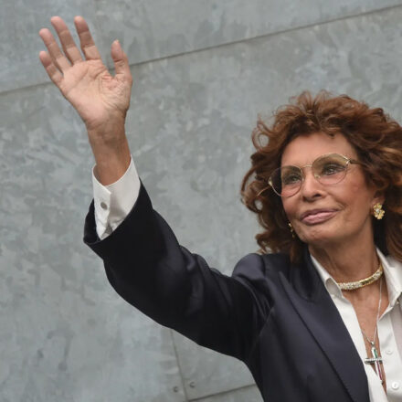 Gli auguri di Sorrento a Sophia Loren nel giorno del suo compleanno: un legame lungo più di settant’anni