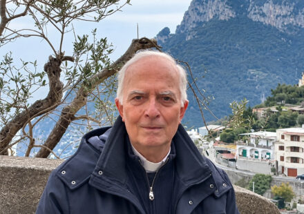Positano, oggi la comunità di Montepertuso si stringe intorno a don Raffì: 24 anni di cammino insieme