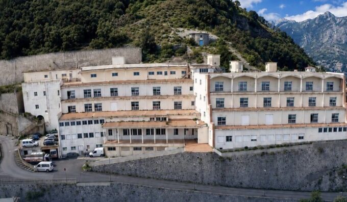 Ex ospedale San Michele di Pogerola, il Sindaco di Atrani Siravo: «Prima la destinazione d’uso, poi la vendita. Un patrimonio di tutti resti al territorio»