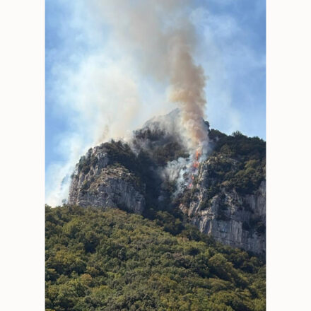 Incendi in Costiera, a Positano il gruppo di minoranza “L’Alba della Libertà” chiede interventi immediati