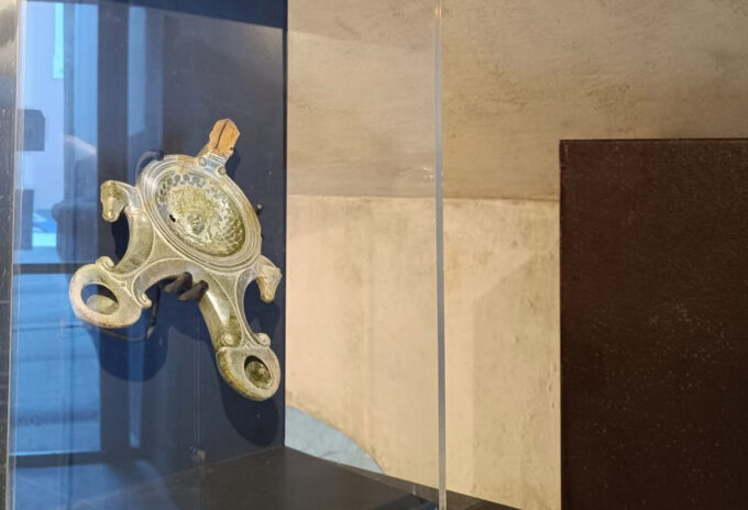 La luce della Medusa: un prezioso reperto al Museo Archeologico Romano di Positano