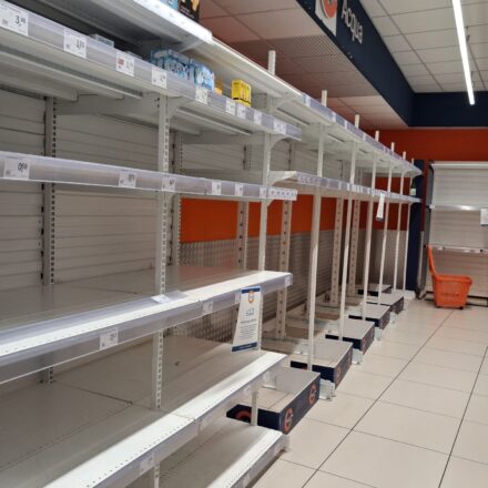 Carburante introvabile e supermercati in difficoltà: cresce la preoccupazione in Penisola Sorrentina – FOTOGALLERY