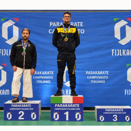 Mario Martorelli conquista l’argento ai Campionati Italiani di Parakarate: orgoglio per Piano di Sorrento